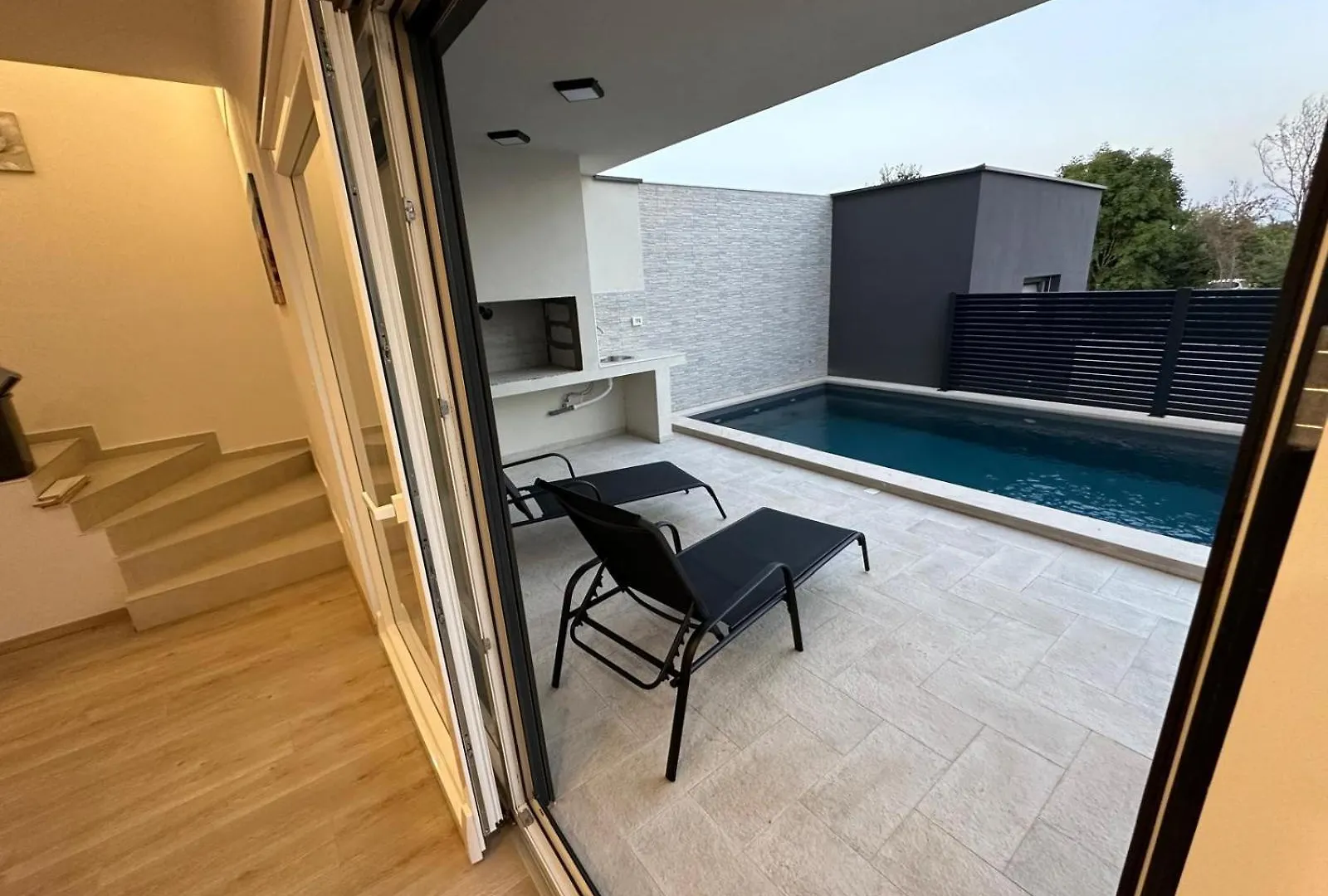 Luxury Villa With Private Pool Liznjan